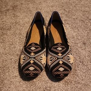 Rothy's Dark Boho Black and Cream Loafer - Size 8.5